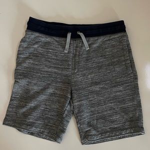 Men’s Gap drawstring shorts.  Medium.